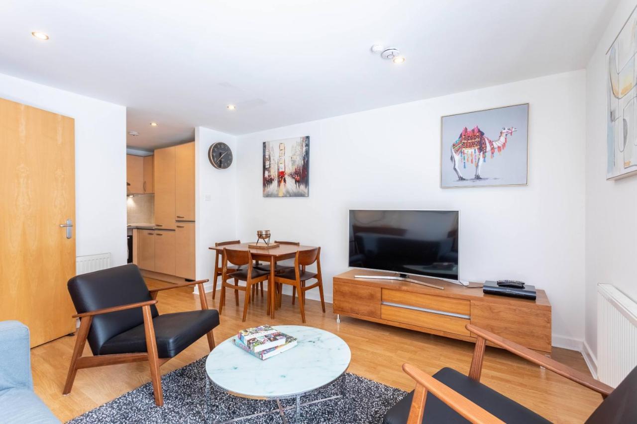 Modern 2 Bed Broompark/Central Apt. With Parking Γλασκώβη Εξωτερικό φωτογραφία