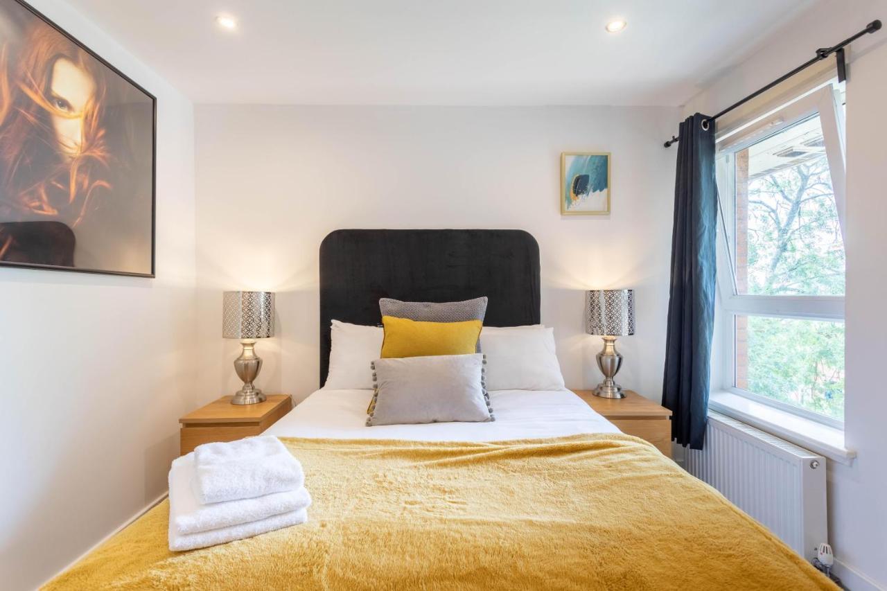 Modern 2 Bed Broompark/Central Apt. With Parking Γλασκώβη Εξωτερικό φωτογραφία