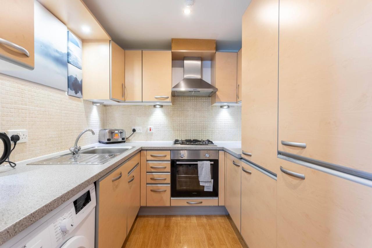 Modern 2 Bed Broompark/Central Apt. With Parking Γλασκώβη Εξωτερικό φωτογραφία