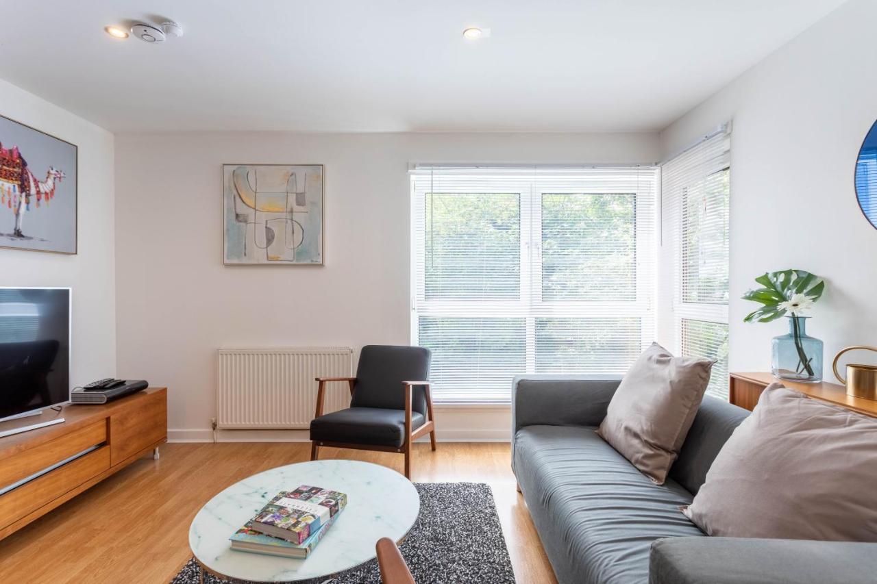 Modern 2 Bed Broompark/Central Apt. With Parking Γλασκώβη Εξωτερικό φωτογραφία